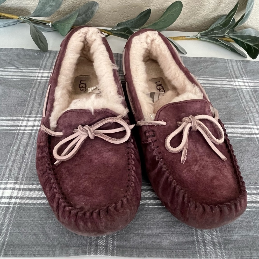 Ugg Dakota Moccasins